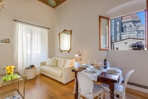 TV - Apartments Florence- Benedetto Duomo (Firenze)