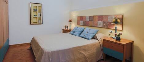 2 عدّة غرف نوم ومكواة/لوح كي وواي فاي