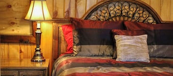 Rustic Mountain Cabin
Hunting Retreat