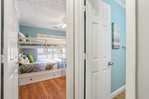Downstairs Bunk Bedroom with a single(top), double(bottom) and with a twin (pull out) - Southern Comfort Bar (Savannah)