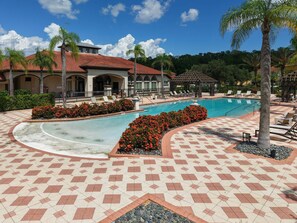 Pool - Bella Vida Resort Retreat Near Disney (KISSIMMEE)