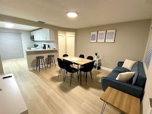 Apartment | Tempat makan