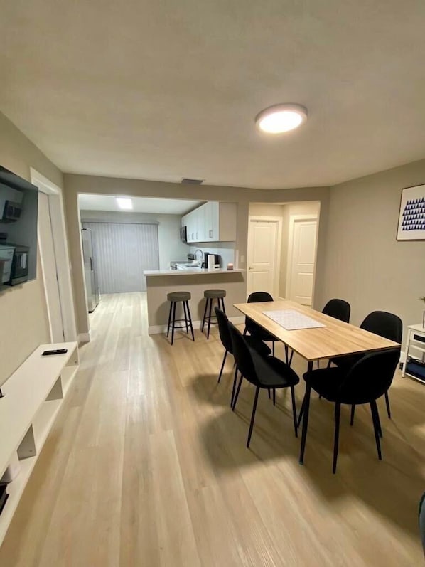 Apartment | Dining