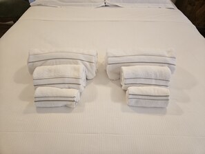 4 Schlafzimmer, Bügeleisen/Bügelbrett, Reisekinderbett, WLAN