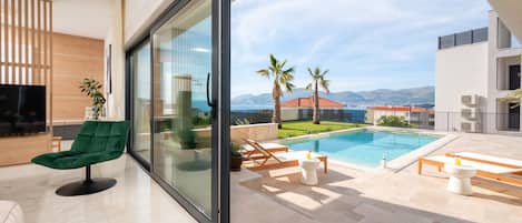 Outdoor pool, a heated pool