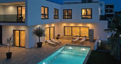 NEW!!! Villa Olivetum with outdoor heated pool