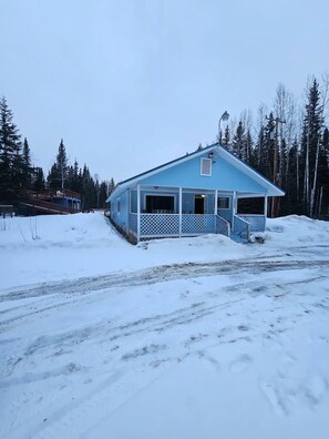 Exterior - Chenas Aurora View Lodge.

 (Fairbanks)