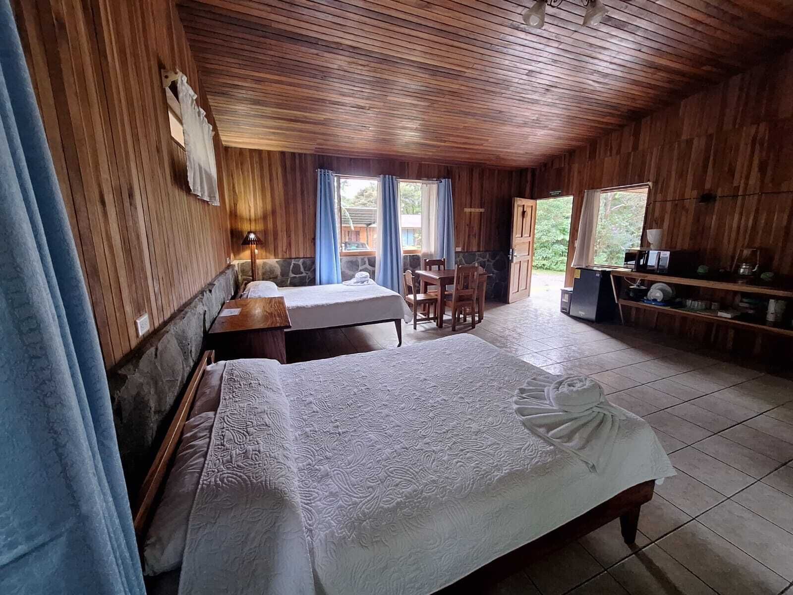 家庭小屋, 山景 | 客房內保險箱、獨特裝潢、書桌、免費無線上網