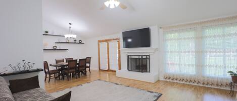 スマートテレビ、暖炉