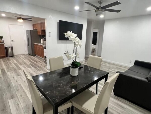 Dining - 11438 Medina ct (El Monte)