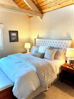 3 camere, una scrivania, ferro/asse da stiro, culla da viaggio