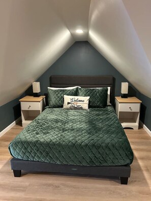 3 slaapkamers, een strijkplank/strijkijzer, wifi, beddengoed