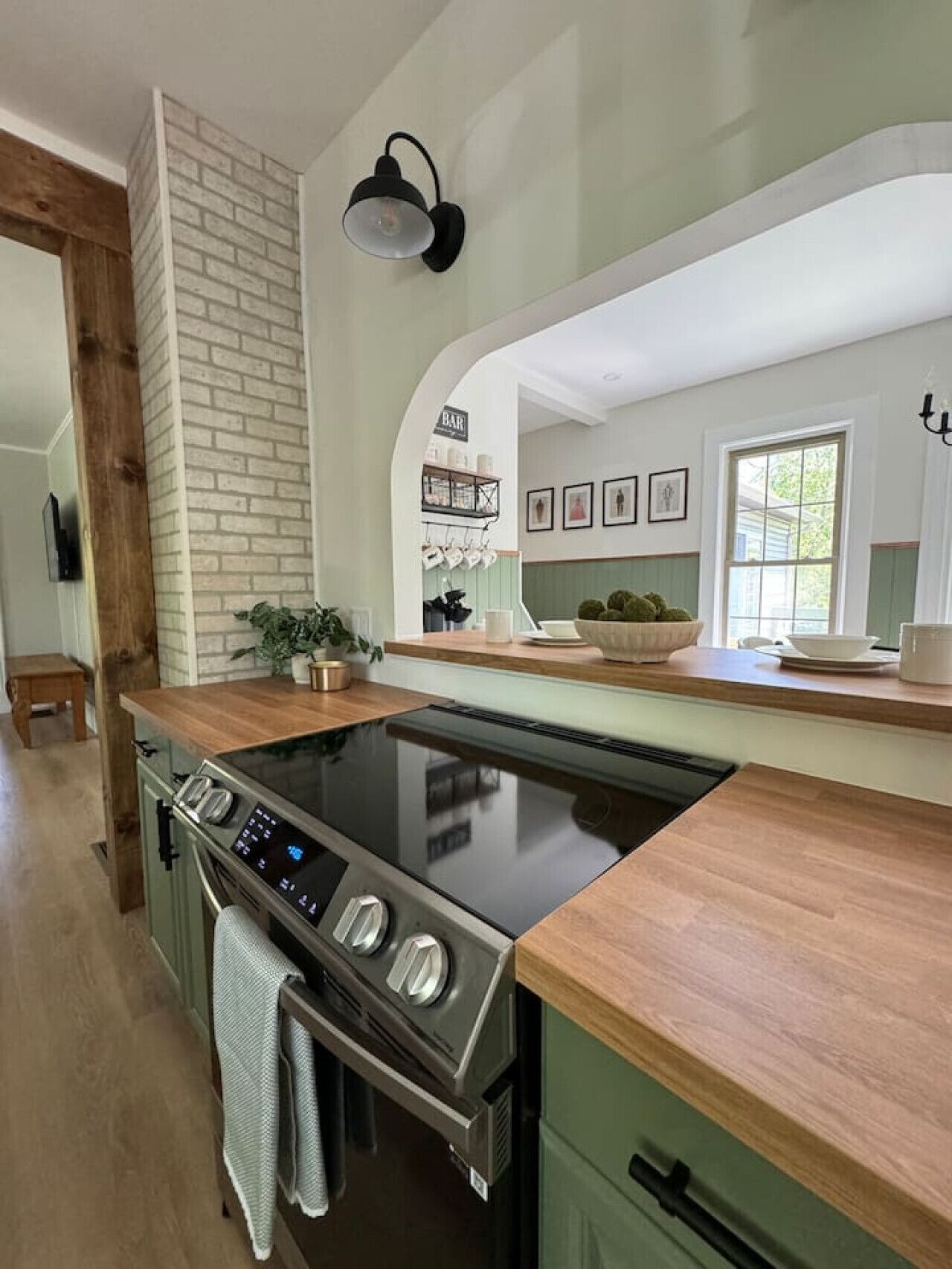 ثلاجة، ميكروويف، فرن، موقد طهي مسطح