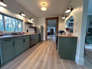 Fridge, microwave, oven, stovetop - Auntie M’s : Renovated Farmhouse (Huron)