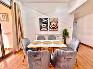 Luxury Apartment, Sea Facing | Living area