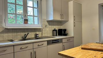 Réfrigérateur, micro-ondes, four, lave-vaisselle