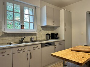 Fridge, microwave, oven, stovetop - 710 - 6-room house 450m from Lanruen beach. (ERQUY)