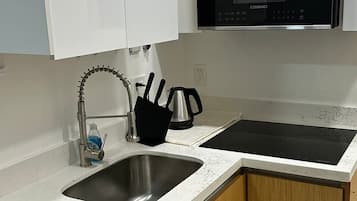 Fridge, microwave