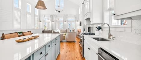 House (4 Bedrooms) | Interior