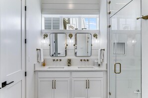 Nhà (3 Bedrooms) | Nội thất