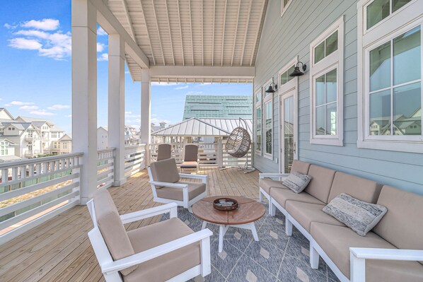 Interior - Port A All Day 421 COA (Port Aransas)