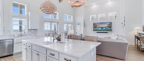 House (6 Bedrooms) | Interior