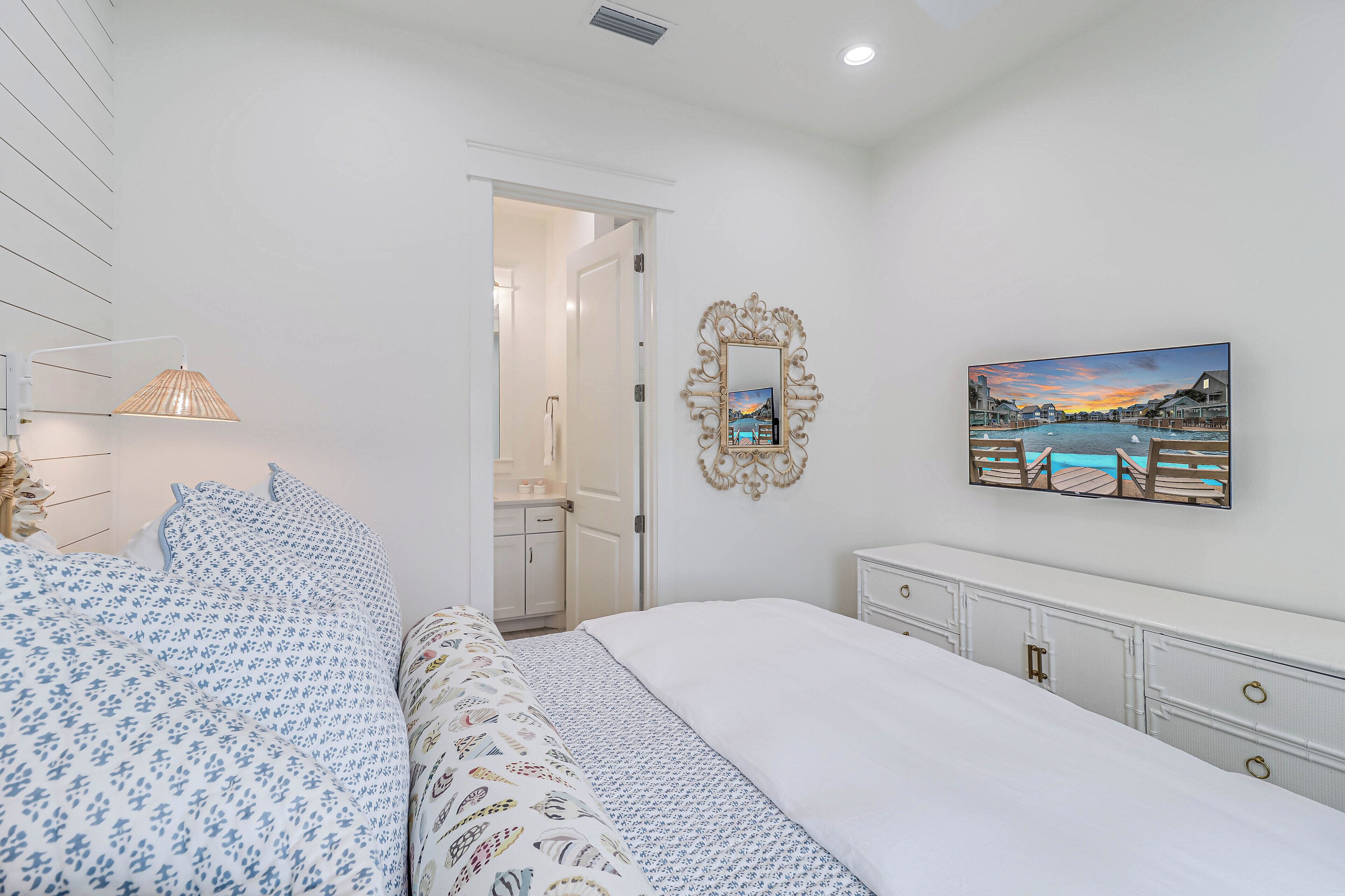 Apartment (2 Bedrooms) | Front of property