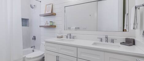 Cottage (3 Bedrooms) | Front of property