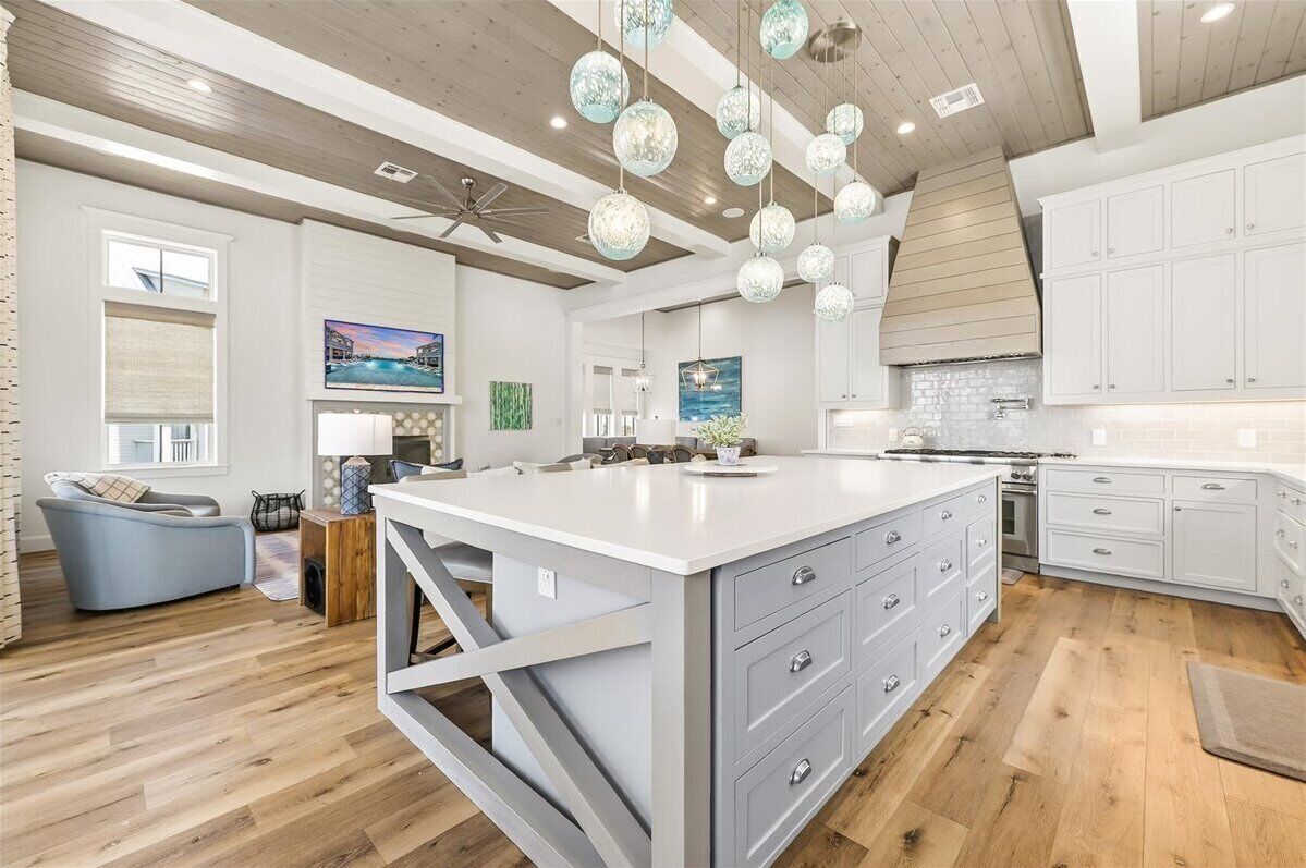 House (5 Bedrooms) | Interior