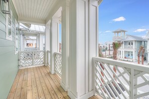 House (4 Bedrooms) | Interior - Meet Out Back 313 SOU (Port Aransas)