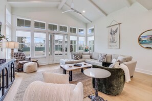 Interior - Open Invitation 309 SOU (Port Aransas)