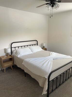 2 Schlafzimmer, Bügeleisen/Bügelbrett, WLAN, Bettwäsche