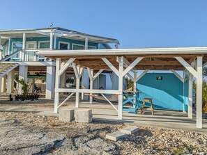 Exterior - Aqua de Vista - Beachfront Villa w/ Stunning Sea Views in Central Abaco, BS (Joe's Creek)