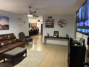 Smart-TV, videospill, DVD-spiller og fotballspill