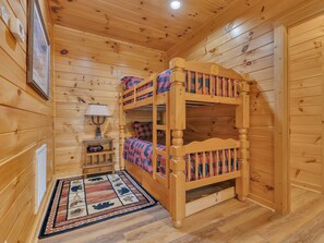 3 Schlafzimmer, Schreibtisch, Bügeleisen/Bügelbrett, kostenloses WLAN