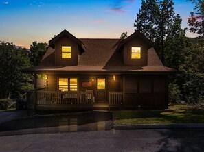 Exterior - ER81 - Family Making Memories (Pigeon Forge)