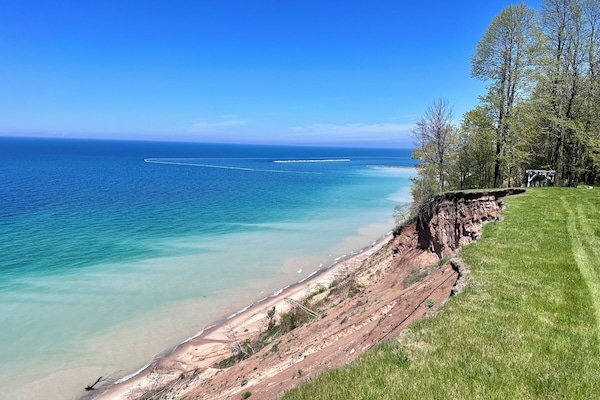 Plage, chaises longues, serviettes de plage