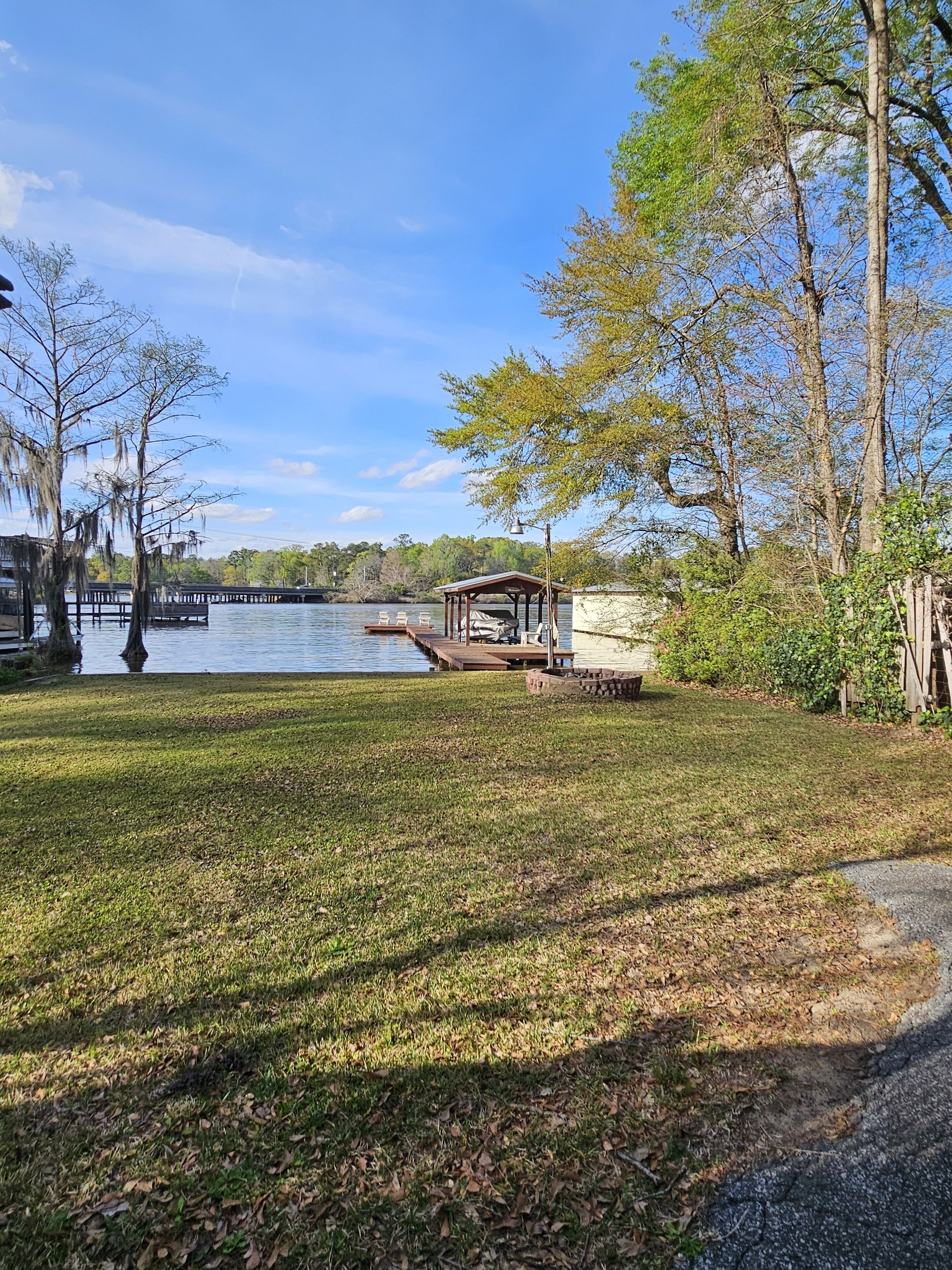 A-mazing clean and cozy Lakefront cottage!
