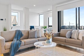 Televisor i taula de tennis de taula 