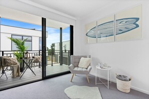 テ��レビ、卓球台