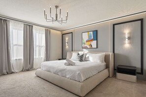 5 chambres, fer et planche à repasser, Wi-Fi, draps fournis