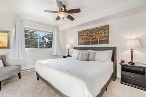 2 bedrooms, desk, iron/ironing board, travel crib - First Tracks 2br 2bath Steamboat Heaven (Steamboat Springs)