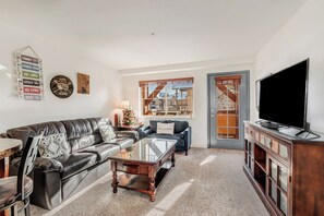 Smart TV, DVD player, foosball, books - First Tracks 2br 2bath Steamboat Heaven (Steamboat Springs)