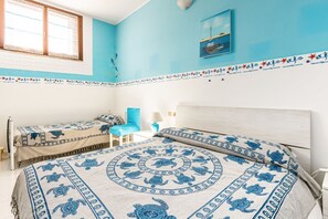 1 dormitorio, tabla de planchar con plancha, wifi y ropa de cama