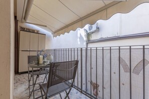 Outdoor dining - Heart of Ferrara's History Apartment (Ferrara)
