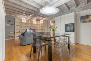 Dining - Heart of Ferrara's History Apartment (Ferrara)
