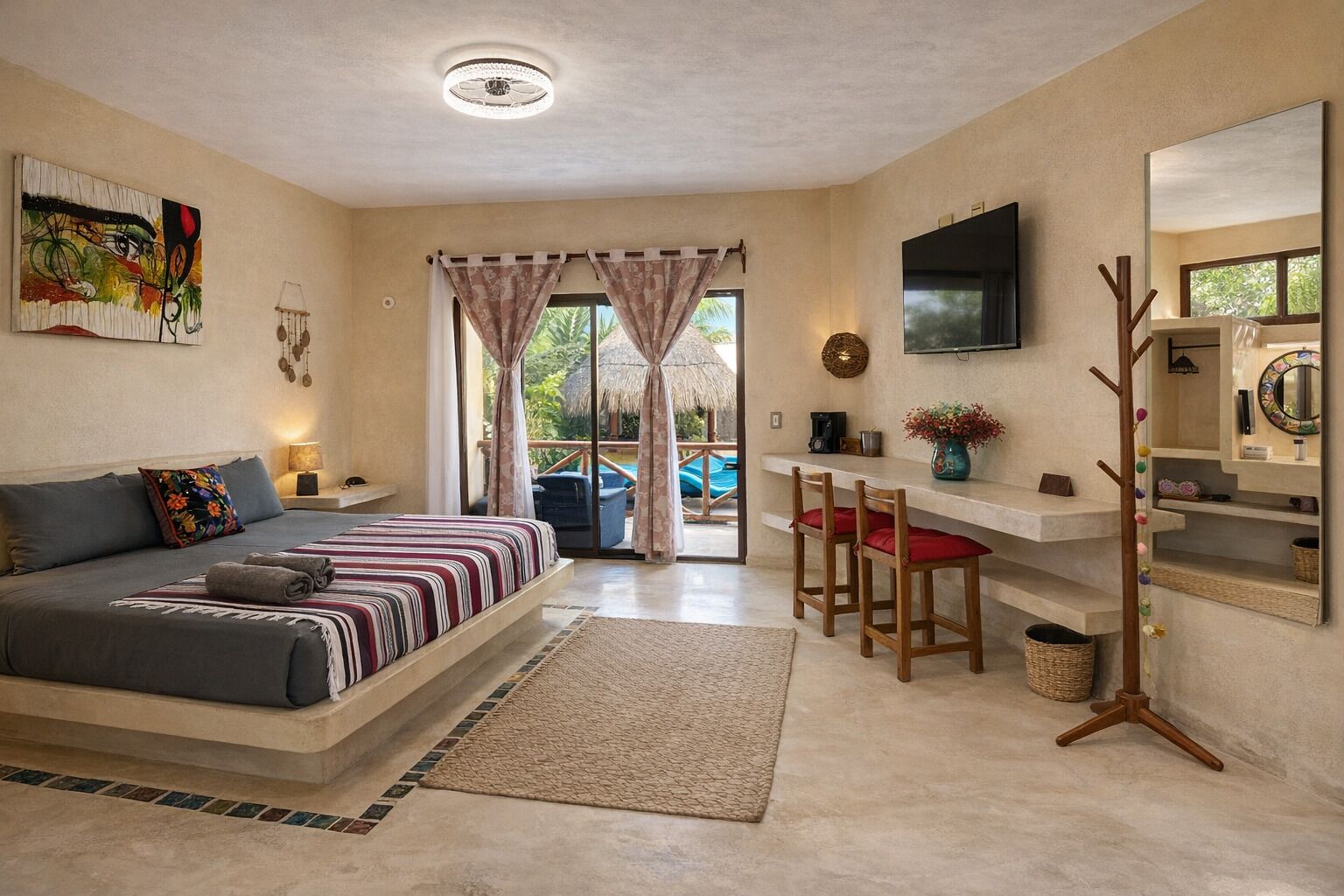 Frida | In-room safe, free WiFi, bed sheets