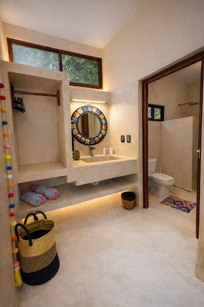 Frida | Bathroom | Shower, hair dryer, towels, soap - Atenea Holbox (Isla Holbox)