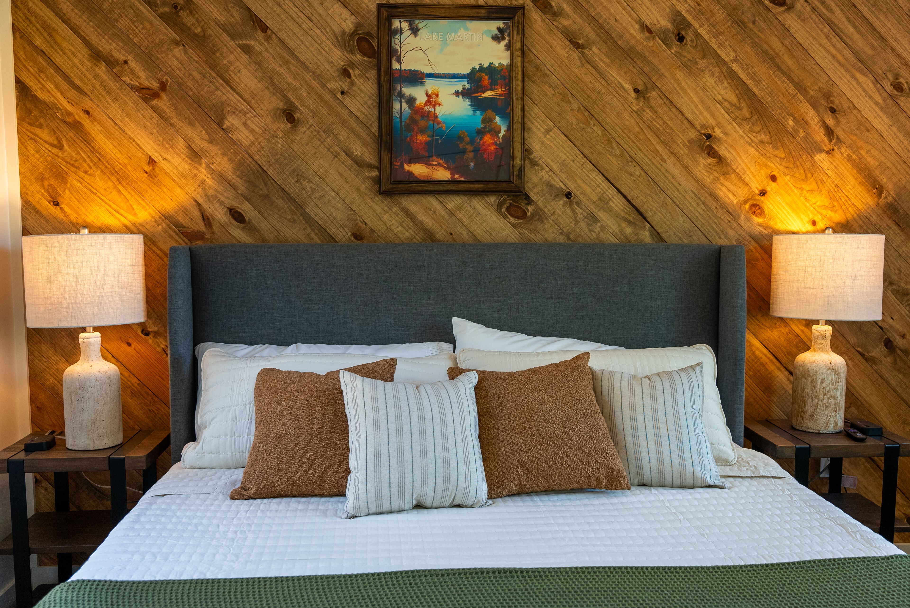 2 habitaciones, escritorio, tabla de planchar con plancha y wifi 