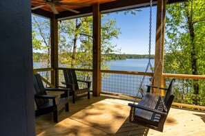Property grounds - Lakeside Cottage in the Treetops - 2 bedrooms with amazing view (Jacksons' Gap)